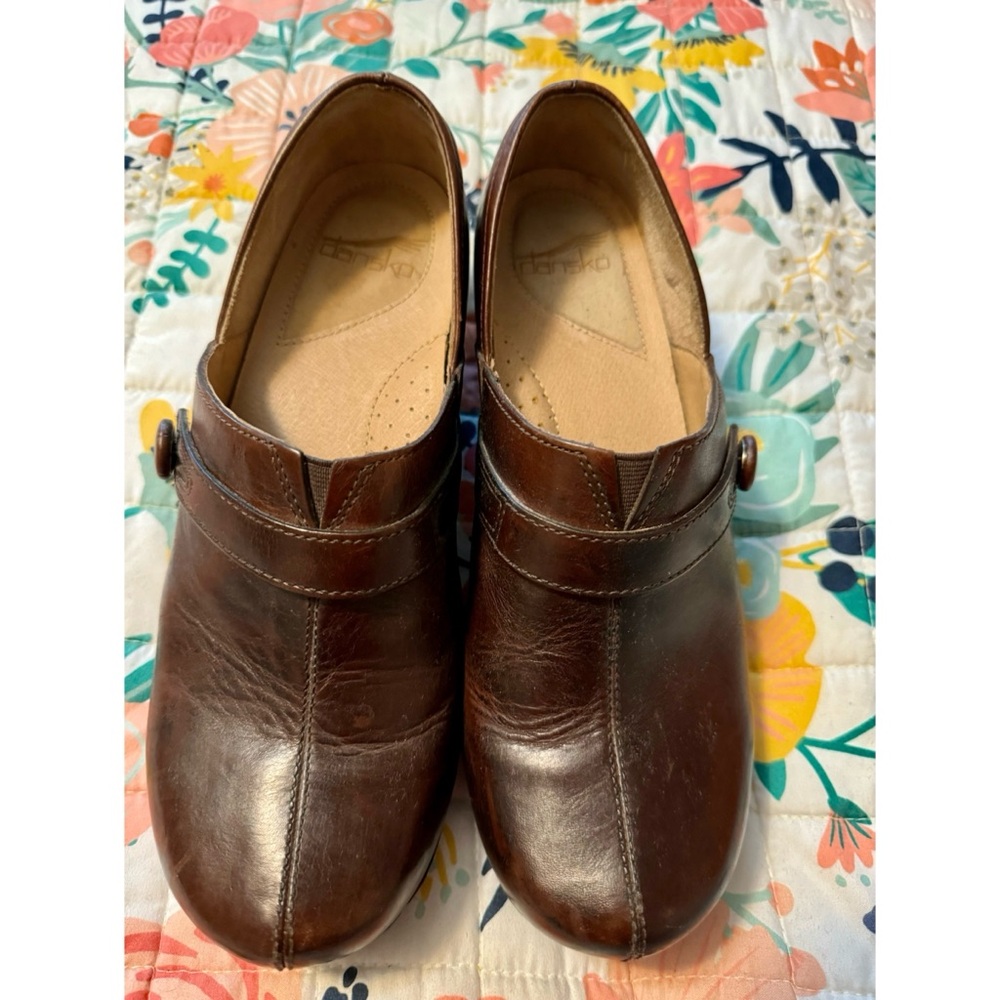 DANSKO Solstice Side Button Clog 40